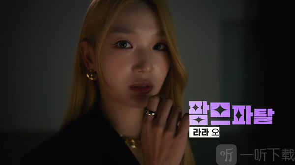 我和美女锁在办公室了最新版